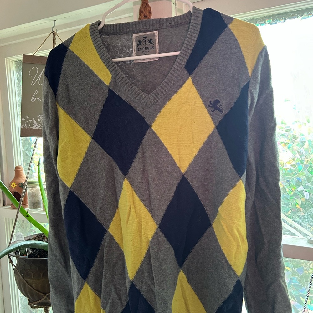 Express V-Neck Sweater Gray and Yellow Argyle